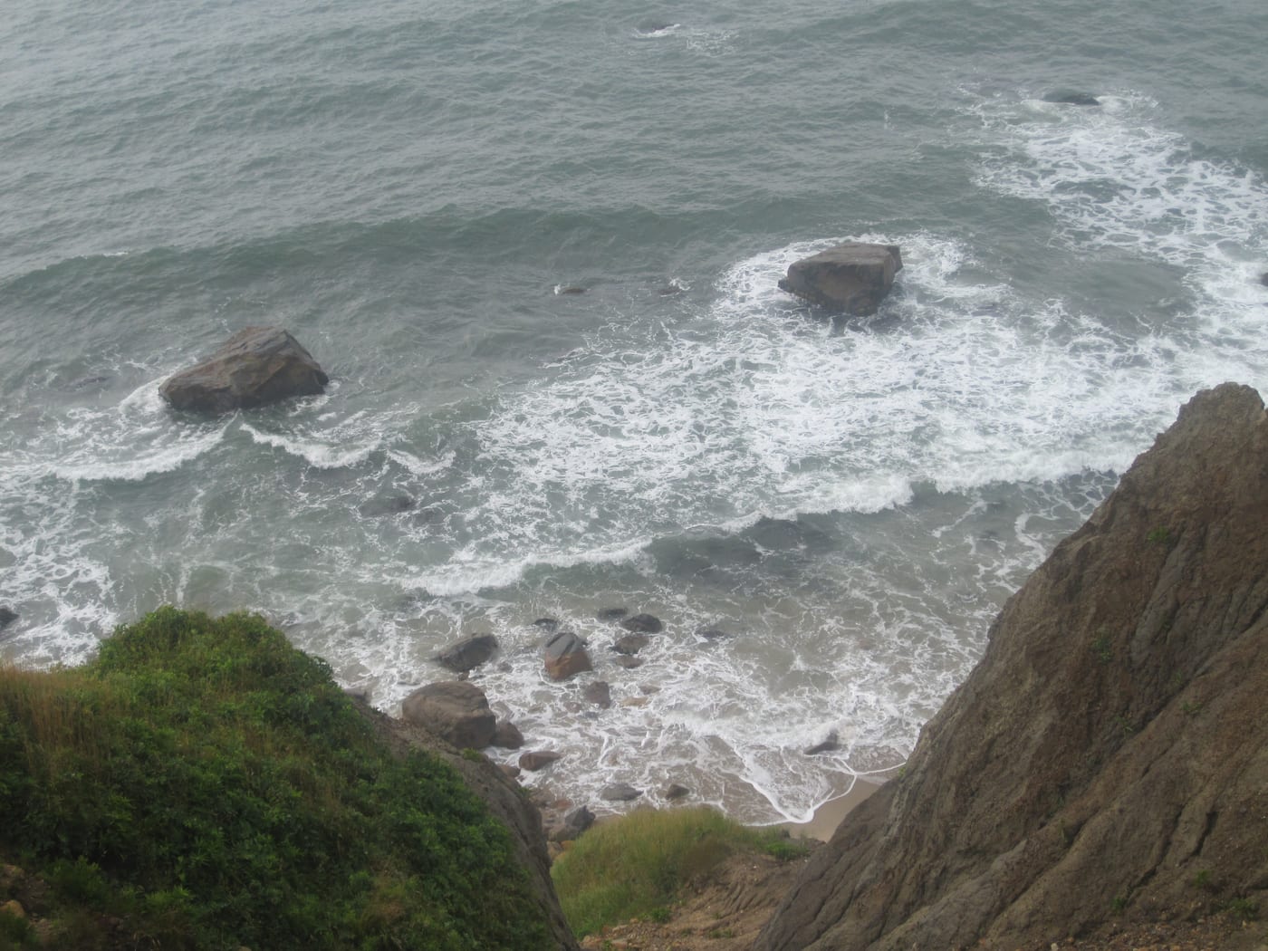 Waves and cliffs at Mohegan Bluffs on Block Island, Rhode Island