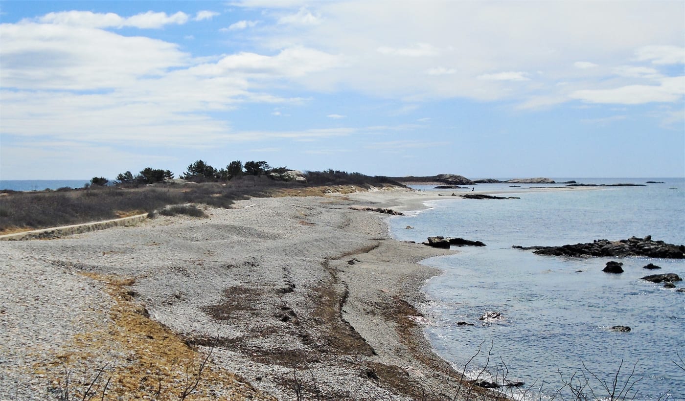 Quiet rocky beach and Rhode Island Sound at Lloyd's Beach in Little Compton